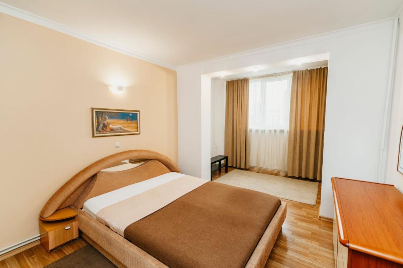 Extra Two Room Apartments Central Street Stefan Cel Mare Boulevard Chisinau Eksteriør bilde