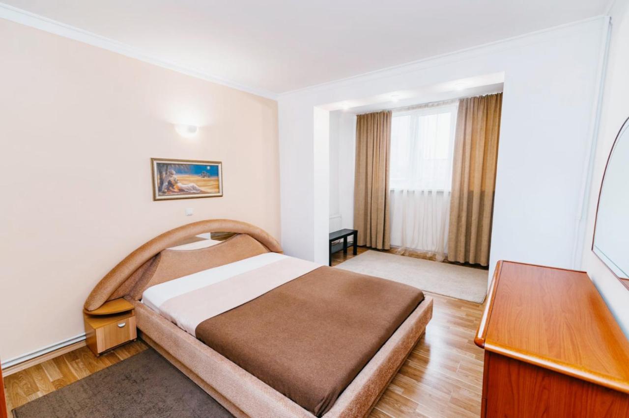 Extra Two Room Apartments Central Street Stefan Cel Mare Boulevard Chisinau Eksteriør bilde